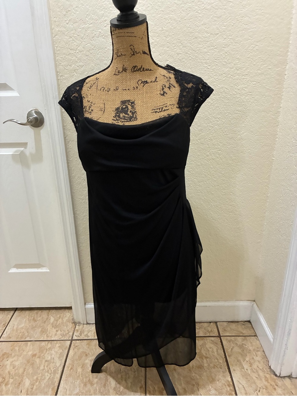Elegant Black Lace Cap-Sleeve Cocktail Dress size 14